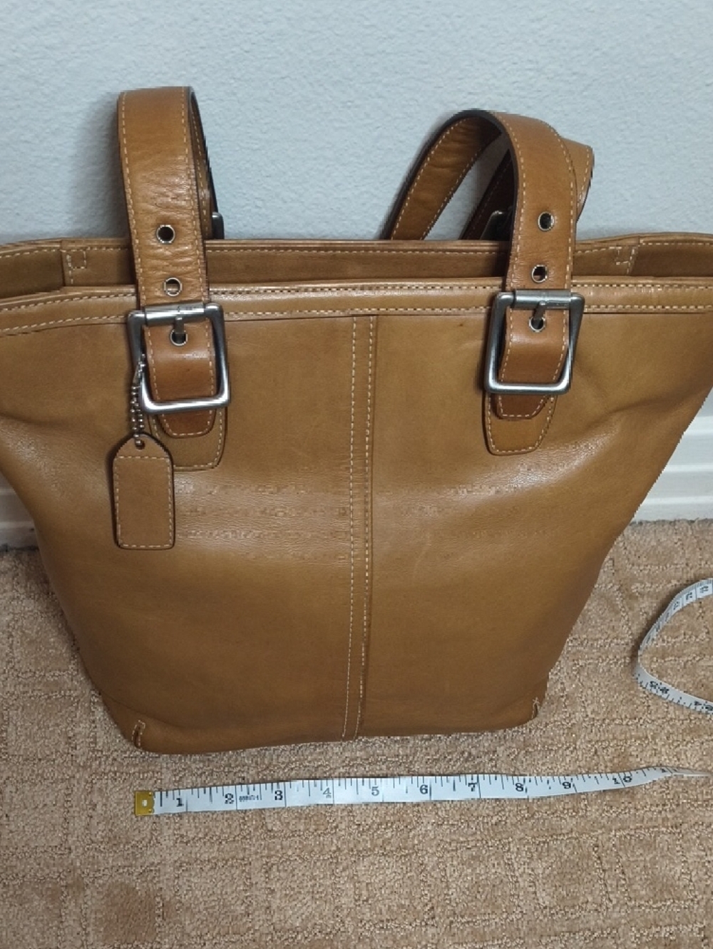 Vintage Coach Tan Leather Shoulder Tote with Silver Hardware - Picture 7 of 10
